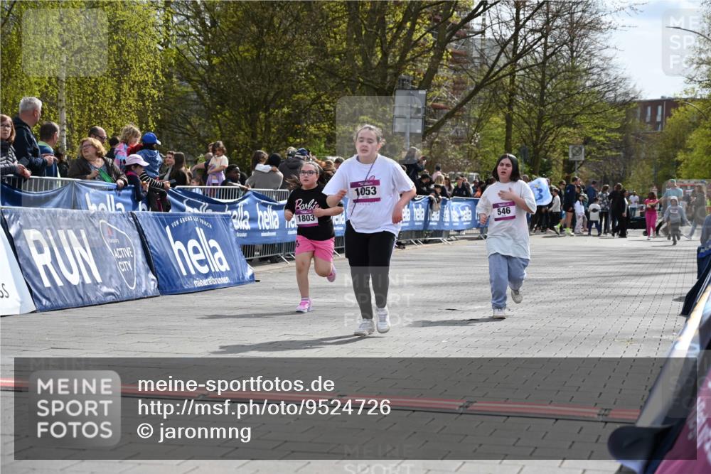 12.04.2026 - 45. Internationalen Wilhelmsburger Insellauf J. Mangold http://msf.ph/oto/9524726 12.04.2026 14:52:37 Ziel 1053, 546, 1803 meine-sportfotos.de