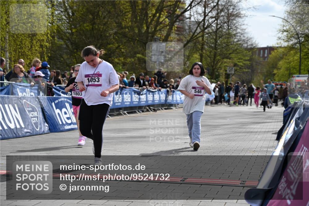 12.04.2026 - 45. Internationalen Wilhelmsburger Insellauf J. Mangold http://msf.ph/oto/9524732 12.04.2026 14:52:38 Ziel 1053, 546, 1803 meine-sportfotos.de