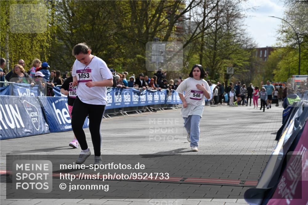 12.04.2026 - 45. Internationalen Wilhelmsburger Insellauf J. Mangold http://msf.ph/oto/9524733 12.04.2026 14:52:38 Ziel 1053, 546, 1803 meine-sportfotos.de
