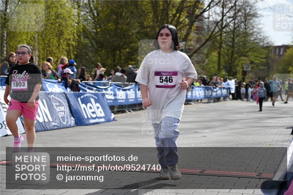 12.04.2026 - 45. Internationalen Wilhelmsburger Insellauf J. Mangold http://msf.ph/oto/9524740 12.04.2026 14:52:40 Ziel 1053, 546, 1803 meine-sportfotos.de
