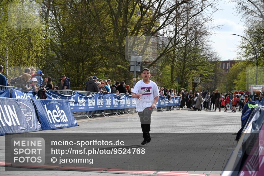 12.04.2026 - 45. Internationalen Wilhelmsburger Insellauf J. Mangold http://msf.ph/oto/9524768 12.04.2026 14:53:04 Ziel 1040, 509 meine-sportfotos.de