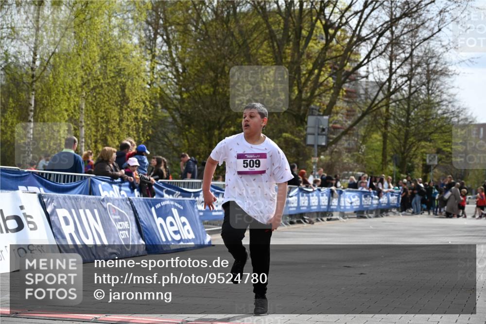 12.04.2026 - 45. Internationalen Wilhelmsburger Insellauf J. Mangold http://msf.ph/oto/9524780 12.04.2026 14:53:05 Ziel 1040, 509 meine-sportfotos.de