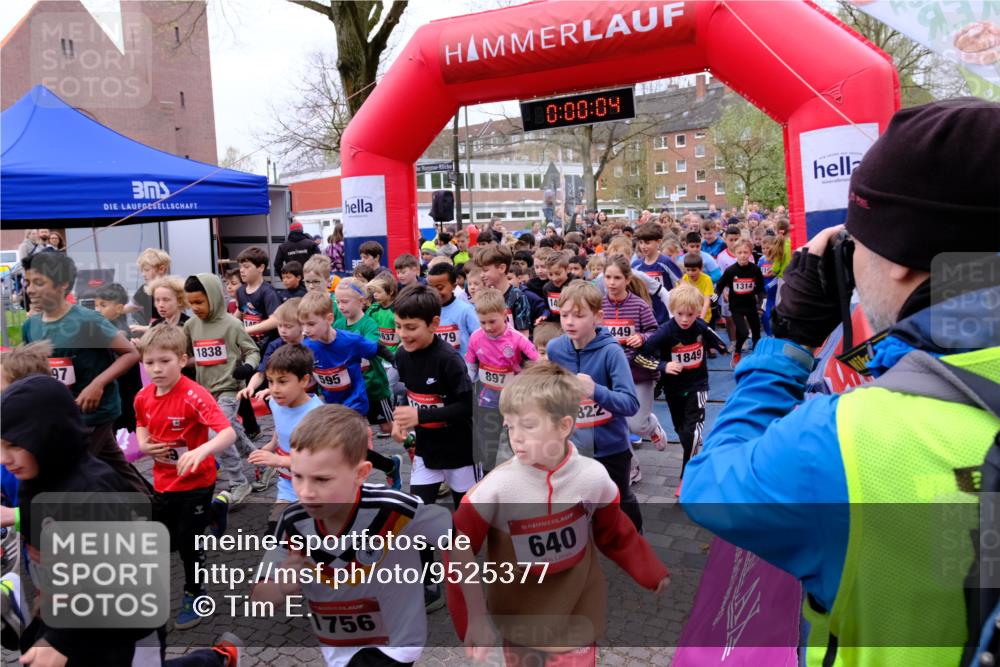 19.04.2026 - Hammer Lauf Tim E. http://msf.ph/oto/9525377 19.04.2026 09:20:32 Ziel 393, 394, 447, 448, 456, 458, 462, 496, 497, 517, 569, 586, 587, 591, 594, 595, 598, 633, 640, 644, 694, 700, 708, 722, 769, 771, 787, 788, 840, 841, 874, 875, 893, 897, 900, 904, 924, 925, 926, 927, 946, 961, 962, 965, 1014, 1024, 1039, 1040, 1052, 1055, 1057, 1058, 1060, 1065, 1078, 1086, 1087, 1094, 1139, 1155, 1156, 1172, 1173, 1191, 1192, 1195, 1197, 1199, 1205, 1213, 1222, 1223, 1237, 1238, 1240, 1241, 1242, 1245, 1257, 1259, 1272, 1281, 1282, 1283, 1287, 1306 meine-sportfotos.de