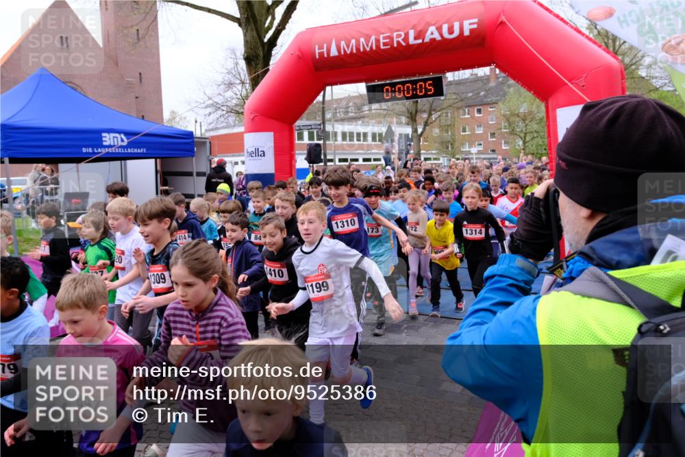 19.04.2026 - Hammer Lauf Tim E. http://msf.ph/oto/9525386 19.04.2026 09:20:33 Ziel 393, 394, 447, 448, 456, 458, 462, 496, 497, 517, 569, 586, 587, 591, 594, 595, 598, 633, 640, 644, 694, 700, 708, 722, 769, 771, 787, 788, 840, 841, 874, 875, 893, 897, 900, 904, 924, 925, 926, 927, 946, 961, 962, 965, 993, 1006, 1014, 1024, 1039, 1040, 1052, 1055, 1057, 1058, 1060, 1065, 1078, 1086, 1087, 1094, 1139, 1155, 1156, 1172, 1173, 1180, 1191, 1192, 1195, 1197, 1199, 1205, 1213, 1222, 1223, 1237, 1238, 1240, 1241, 1242, 1245, 1257, 1259, 1272, 1281, 1282, 1283, 1287, 1306 meine-sportfotos.de