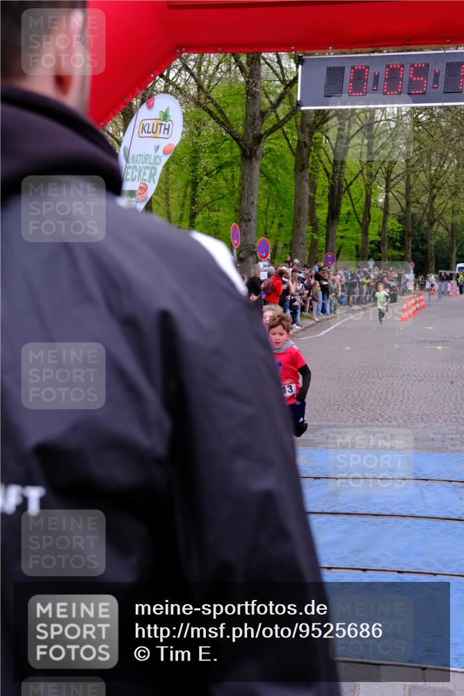19.04.2026 - Hammer Lauf Tim E. http://msf.ph/oto/9525686 19.04.2026 09:25:40 Ziel 393, 394, 1039, 1879, 1913 meine-sportfotos.de