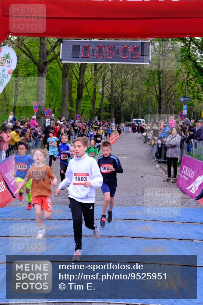 19.04.2026 - Hammer Lauf Tim E. http://msf.ph/oto/9525951 19.04.2026 09:26:33 Ziel 633, 1154, 1173, 1223, 1325, 1396, 1398, 1526, 1538, 1603, 1637, 1809, 1811, 1915 meine-sportfotos.de