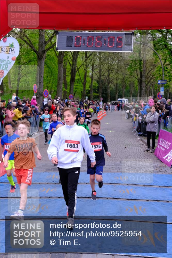 19.04.2026 - Hammer Lauf Tim E. http://msf.ph/oto/9525954 19.04.2026 09:26:33 Ziel 633, 1154, 1173, 1223, 1325, 1396, 1398, 1526, 1538, 1603, 1637, 1809, 1811, 1915 meine-sportfotos.de