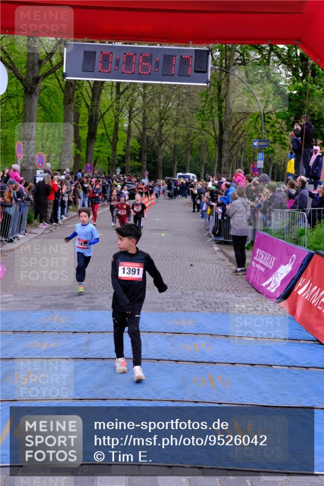19.04.2026 - Hammer Lauf Tim E. http://msf.ph/oto/9526042 19.04.2026 09:26:46 Ziel 694, 708, 840, 1051, 1391, 1449, 1454, 1465, 1477, 1522, 1804, 1816, 1875, 1886 meine-sportfotos.de