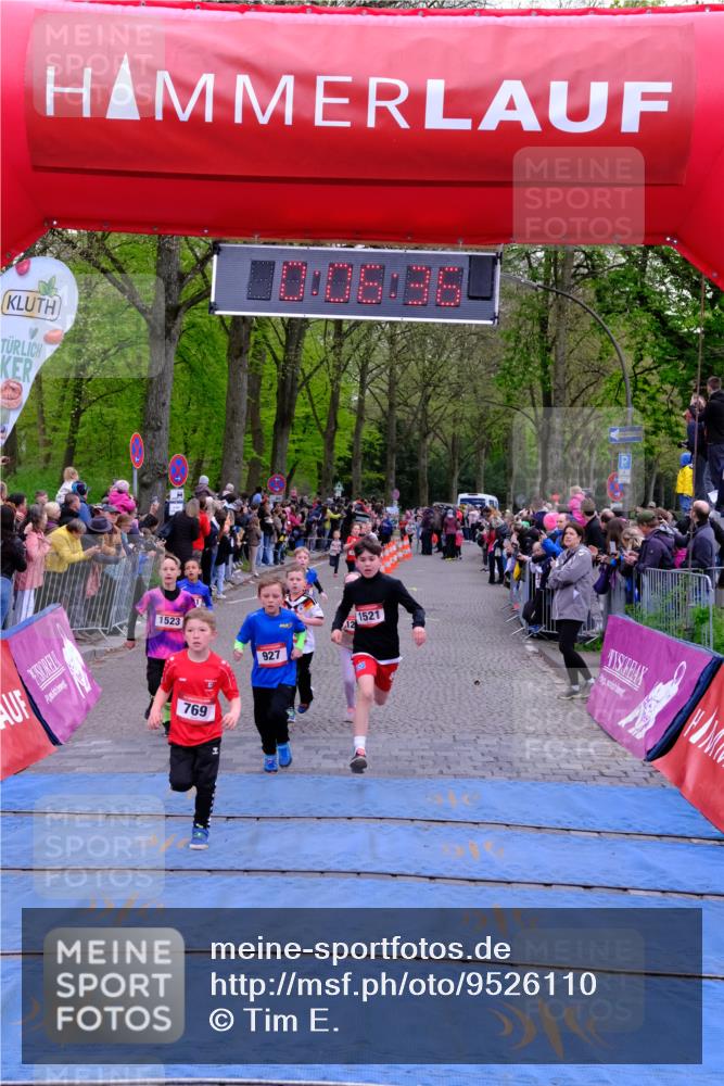 19.04.2026 - Hammer Lauf Tim E. http://msf.ph/oto/9526110 19.04.2026 09:27:05 Ziel 379, 447, 456, 595, 769, 927, 1272, 1355, 1439, 1461, 1521, 1523, 1530, 1702, 1756, 1805, 1810 meine-sportfotos.de