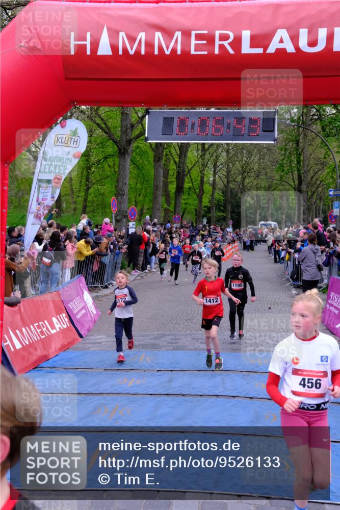 19.04.2026 - Hammer Lauf Tim E. http://msf.ph/oto/9526133 19.04.2026 09:27:11 Ziel 379, 456, 517, 550, 595, 1172, 1195, 1272, 1412, 1419, 1461, 1523, 1662, 1668, 1756, 1758 meine-sportfotos.de