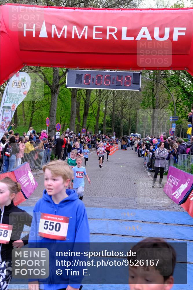 19.04.2026 - Hammer Lauf Tim E. http://msf.ph/oto/9526167 19.04.2026 09:27:17 Ziel 517, 550, 1060, 1195, 1221, 1240, 1365, 1419, 1433, 1443, 1480, 1507, 1548, 1600, 1662, 1668, 1758 meine-sportfotos.de