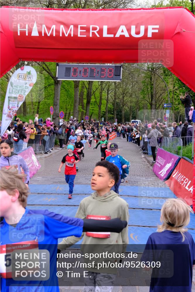 19.04.2026 - Hammer Lauf Tim E. http://msf.ph/oto/9526309 19.04.2026 09:28:06 Ziel 594, 597, 598, 886, 1213, 1238, 1354, 1367, 1372, 1450, 1458, 1482, 1492, 1503, 1529, 1557, 1619, 1635, 1658, 1838, 1844, 1855, 1882 meine-sportfotos.de