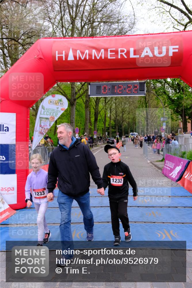 19.04.2026 - Hammer Lauf Tim E. http://msf.ph/oto/9526979 19.04.2026 09:32:49 Ziel 1232, 1233 meine-sportfotos.de