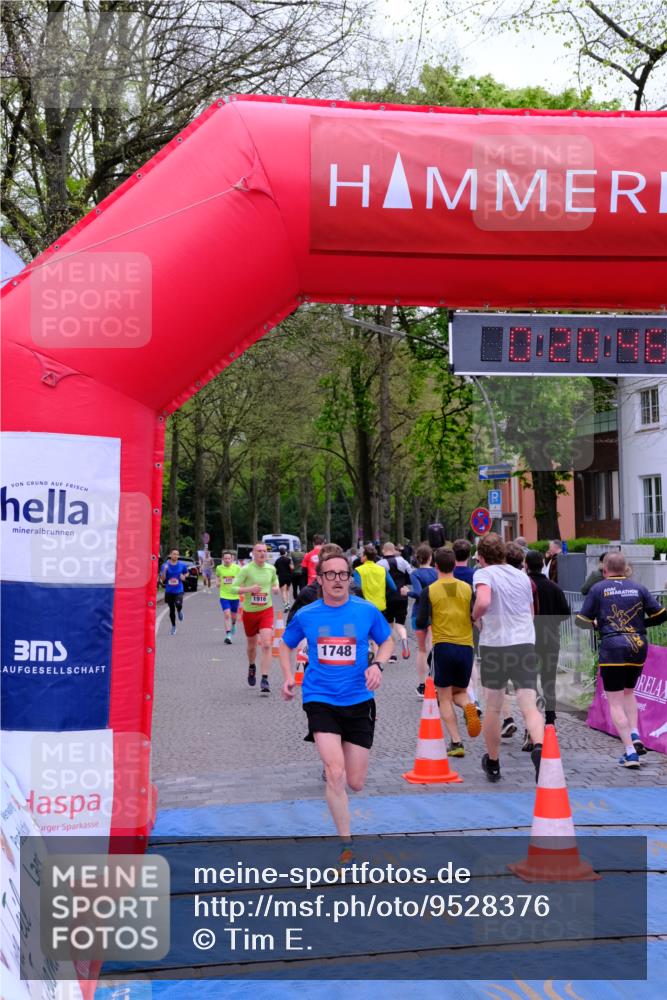 19.04.2026 - Hammer Lauf Tim E. http://msf.ph/oto/9528376 19.04.2026 10:05:55 Ziel 101, 266, 284, 290, 585, 783, 994, 995, 1062, 1267, 1748, 1854, 1900, 1901, 1916 meine-sportfotos.de
