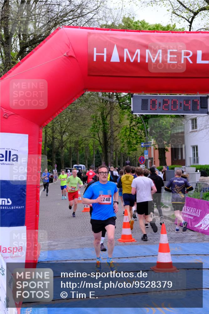 19.04.2026 - Hammer Lauf Tim E. http://msf.ph/oto/9528379 19.04.2026 10:05:56 Ziel 101, 200, 266, 290, 296, 585, 783, 995, 1062, 1267, 1748, 1854, 1896, 1900, 1901, 1916 meine-sportfotos.de