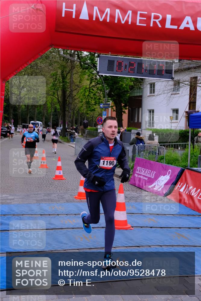 19.04.2026 - Hammer Lauf Tim E. http://msf.ph/oto/9528478 19.04.2026 10:06:25 Ziel 685, 858, 1021, 1190, 1239 meine-sportfotos.de