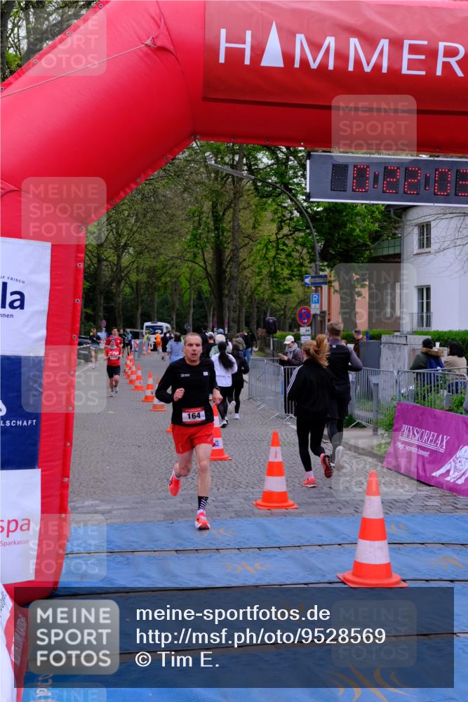 19.04.2026 - Hammer Lauf Tim E. http://msf.ph/oto/9528569 19.04.2026 10:07:12 Ziel 164, 215, 234, 344, 352, 551, 755, 781, 1133, 1279, 1290, 1329, 1608, 1640, 1732, 1828 meine-sportfotos.de