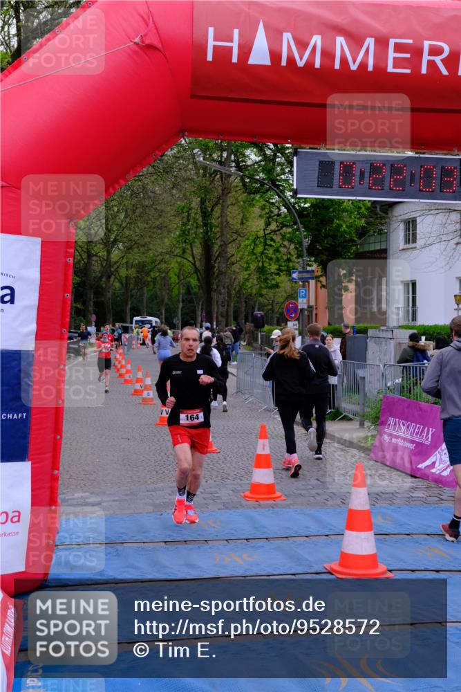 19.04.2026 - Hammer Lauf Tim E. http://msf.ph/oto/9528572 19.04.2026 10:07:12 Ziel 164, 215, 234, 344, 352, 551, 755, 781, 1133, 1279, 1290, 1329, 1608, 1640, 1732, 1828 meine-sportfotos.de