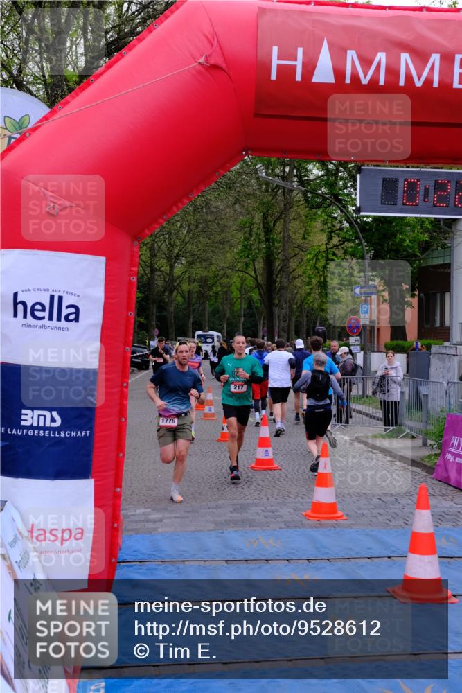 19.04.2026 - Hammer Lauf Tim E. http://msf.ph/oto/9528612 19.04.2026 10:07:21 Ziel 106, 114, 217, 321, 551, 563, 613, 651, 1009, 1028, 1133, 1279, 1691, 1732, 1776 meine-sportfotos.de