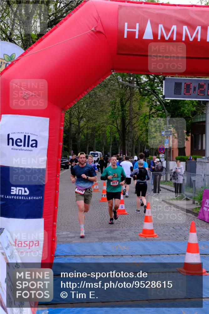 19.04.2026 - Hammer Lauf Tim E. http://msf.ph/oto/9528615 19.04.2026 10:07:22 Ziel 106, 114, 217, 321, 422, 551, 563, 578, 613, 651, 1009, 1028, 1623, 1691, 1732, 1776 meine-sportfotos.de