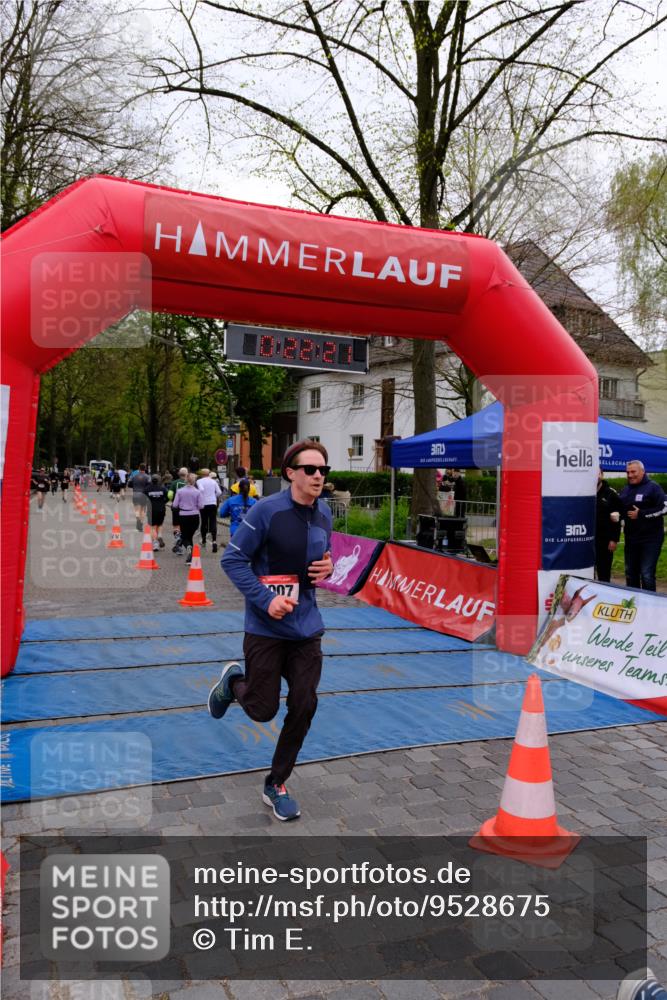 19.04.2026 - Hammer Lauf Tim E. http://msf.ph/oto/9528675 19.04.2026 10:07:30 Ziel 227, 279, 293, 321, 324, 325, 422, 578, 600, 651, 733, 948, 955, 1007, 1009, 1215, 1216, 1623, 1721, 1793 meine-sportfotos.de
