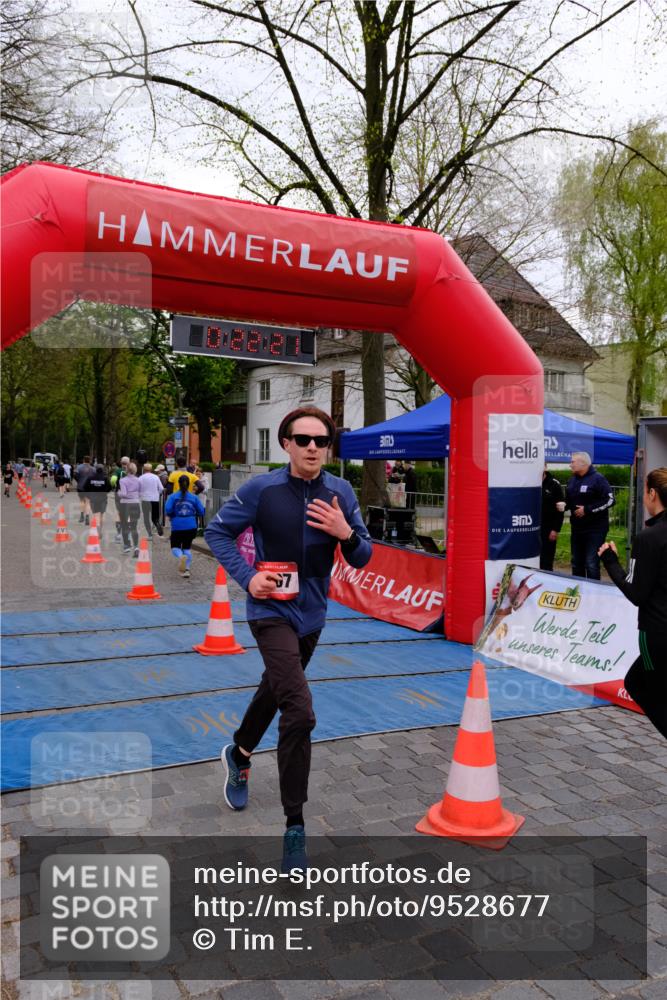 19.04.2026 - Hammer Lauf Tim E. http://msf.ph/oto/9528677 19.04.2026 10:07:30 Ziel 227, 279, 293, 321, 324, 325, 422, 578, 600, 651, 733, 948, 955, 1007, 1009, 1215, 1216, 1623, 1721, 1793 meine-sportfotos.de