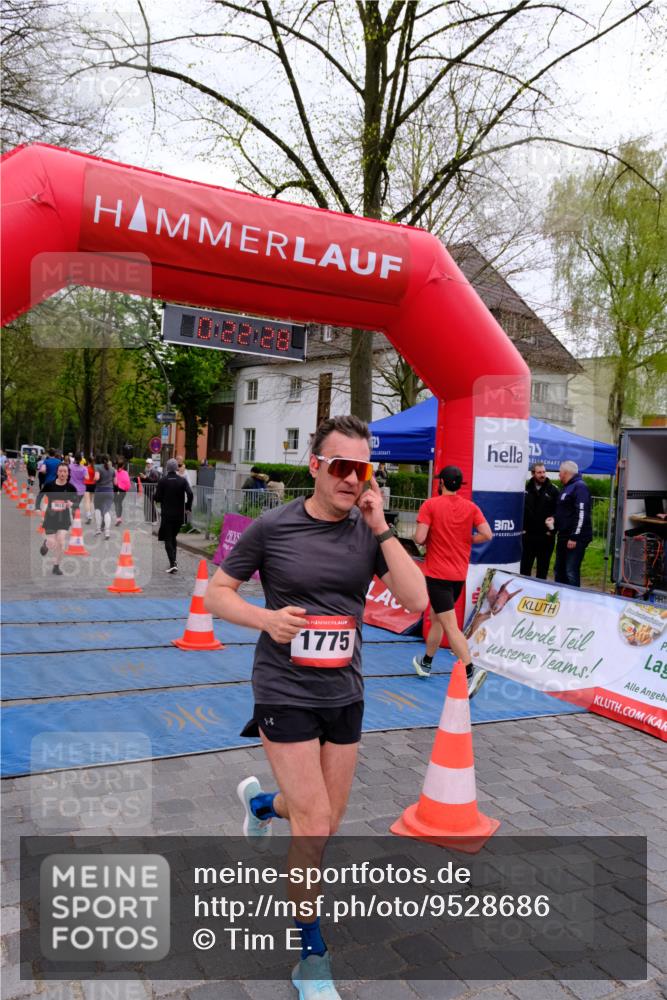 19.04.2026 - Hammer Lauf Tim E. http://msf.ph/oto/9528686 19.04.2026 10:07:37 Ziel 227, 279, 600, 733, 903, 948, 1230, 1357, 1721, 1775, 1793 meine-sportfotos.de