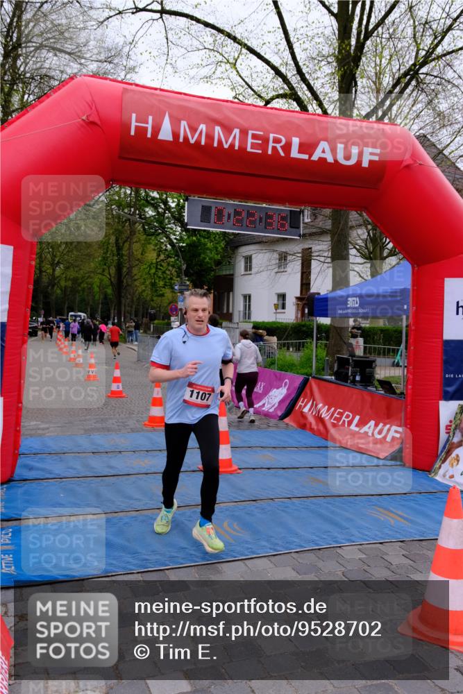 19.04.2026 - Hammer Lauf Tim E. http://msf.ph/oto/9528702 19.04.2026 10:07:45 Ziel 241, 786, 1008, 1107, 1357, 1921 meine-sportfotos.de