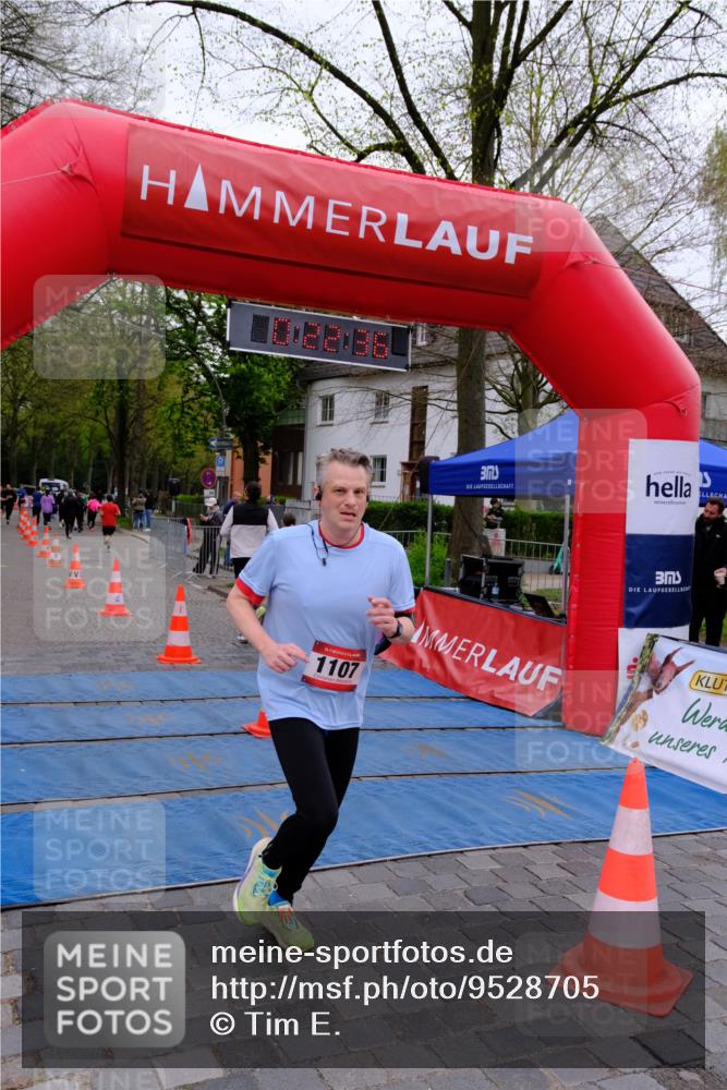 19.04.2026 - Hammer Lauf Tim E. http://msf.ph/oto/9528705 19.04.2026 10:07:45 Ziel 241, 786, 1008, 1107, 1357, 1921 meine-sportfotos.de