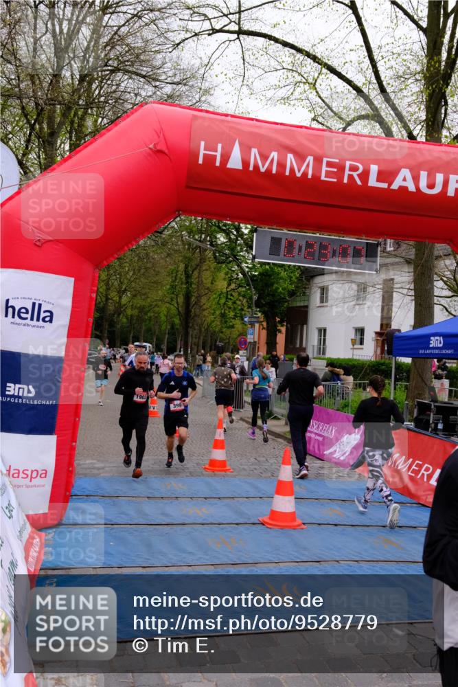 19.04.2026 - Hammer Lauf Tim E. http://msf.ph/oto/9528779 19.04.2026 10:08:16 Ziel 126, 129, 180, 399, 716, 907, 936, 1122, 1558, 1559, 1877, 1902 meine-sportfotos.de