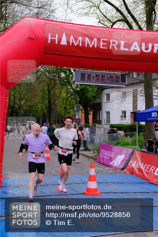 19.04.2026 - Hammer Lauf Tim E. http://msf.ph/oto/9528856 19.04.2026 10:08:32 Ziel 199, 243, 275, 317, 876, 898, 916, 963, 1926 meine-sportfotos.de
