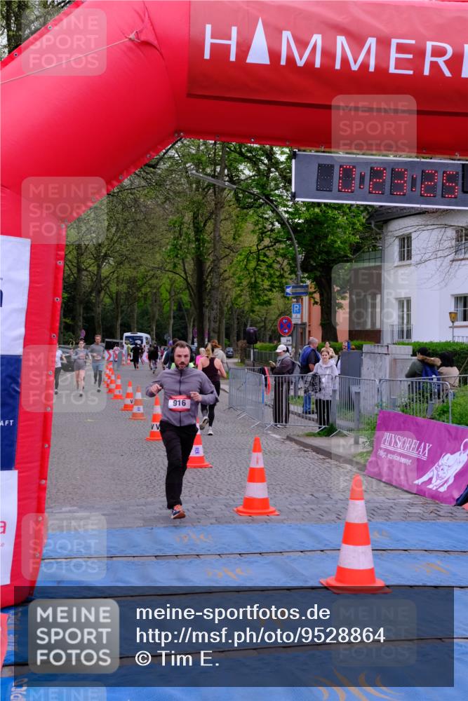 19.04.2026 - Hammer Lauf Tim E. http://msf.ph/oto/9528864 19.04.2026 10:08:34 Ziel 876, 898, 916, 963 meine-sportfotos.de
