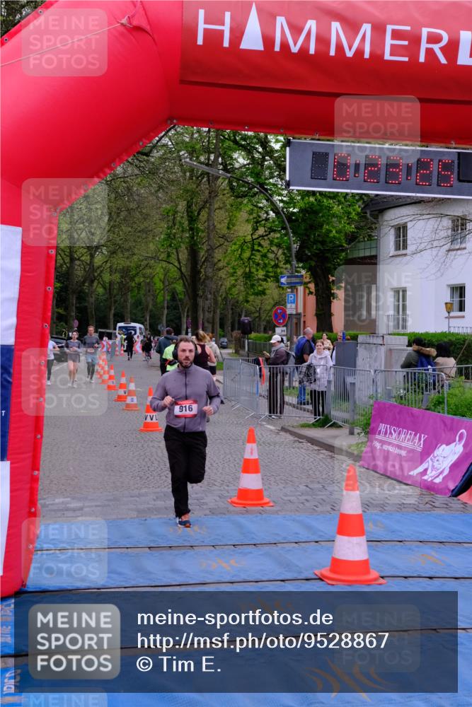 19.04.2026 - Hammer Lauf Tim E. http://msf.ph/oto/9528867 19.04.2026 10:08:34 Ziel 876, 898, 916, 963 meine-sportfotos.de