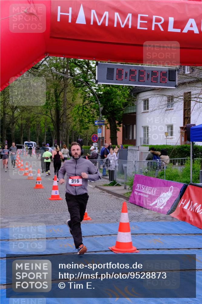 19.04.2026 - Hammer Lauf Tim E. http://msf.ph/oto/9528873 19.04.2026 10:08:35 Ziel 735, 876, 898, 916, 1026, 1917 meine-sportfotos.de