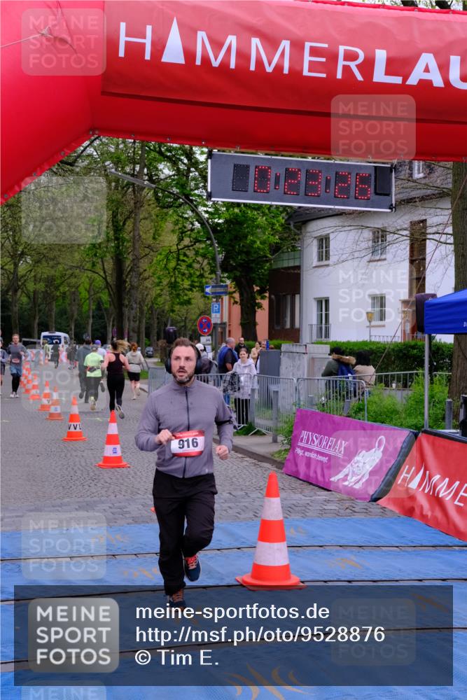 19.04.2026 - Hammer Lauf Tim E. http://msf.ph/oto/9528876 19.04.2026 10:08:35 Ziel 735, 876, 898, 916, 1026, 1917 meine-sportfotos.de
