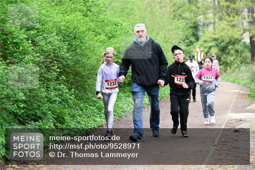 19.04.2026 - Hammer Lauf Dr. Thomas Lammeyer http://msf.ph/oto/9528971 19.04.2026 09:29:40 Laufen 1233, 1232, 1374 meine-sportfotos.de