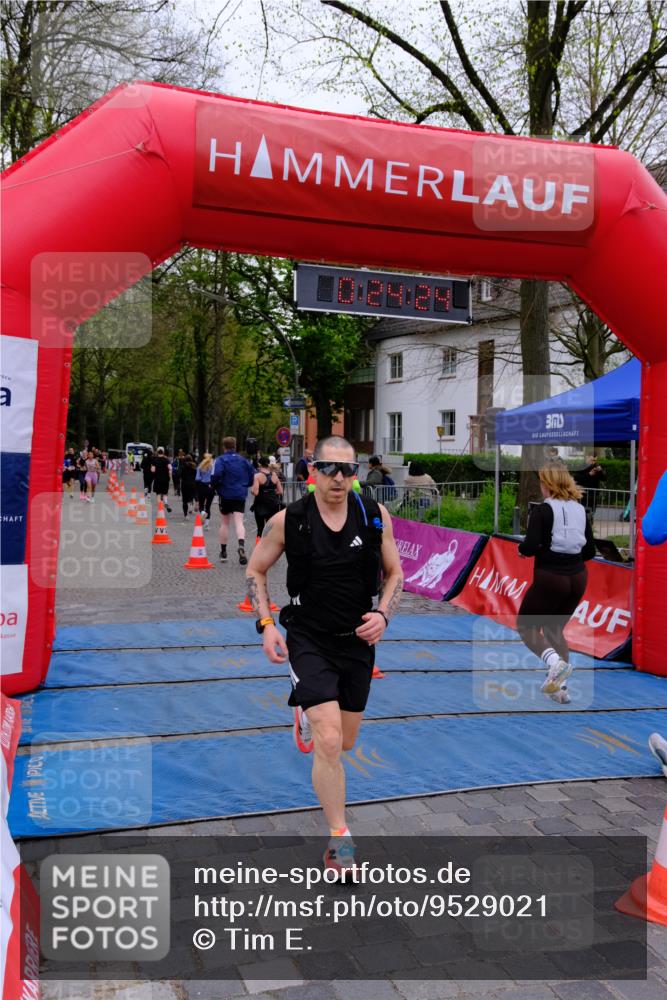 19.04.2026 - Hammer Lauf Tim E. http://msf.ph/oto/9529021 19.04.2026 10:09:33 Ziel 337, 759, 1214, 1217, 1696, 1783, 1830 meine-sportfotos.de