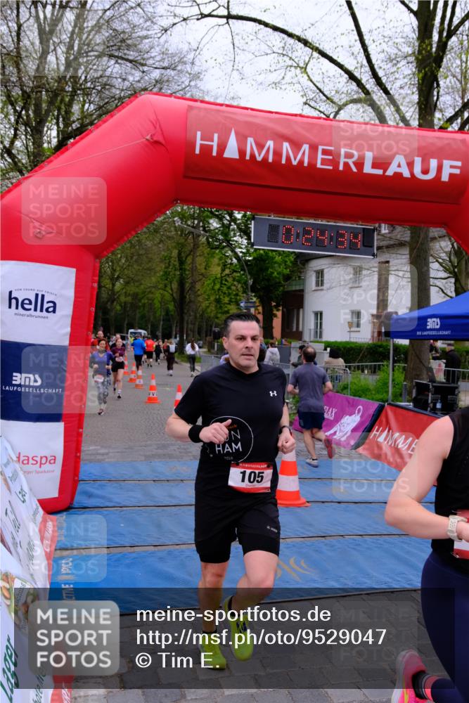 19.04.2026 - Hammer Lauf Tim E. http://msf.ph/oto/9529047 19.04.2026 10:09:43 Ziel 105, 107, 222, 400, 799, 863, 888, 909, 910, 1000, 1001, 1142, 1145, 1210, 1211, 1246, 1262, 1266, 1304, 1800 meine-sportfotos.de