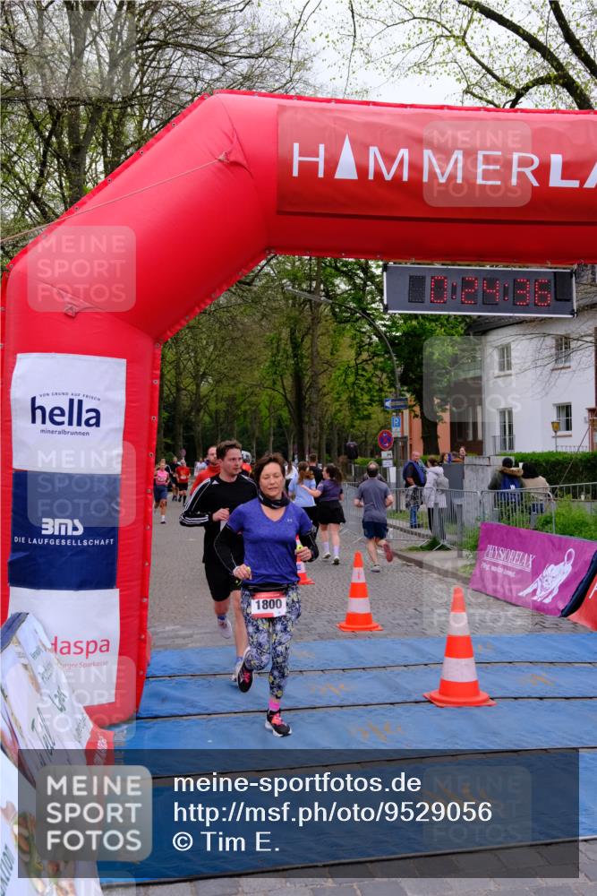 19.04.2026 - Hammer Lauf Tim E. http://msf.ph/oto/9529056 19.04.2026 10:09:45 Ziel 105, 107, 222, 400, 799, 863, 879, 888, 909, 910, 1001, 1142, 1210, 1211, 1246, 1262, 1266, 1304, 1800 meine-sportfotos.de