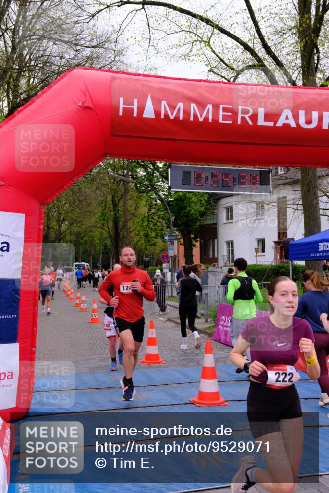 19.04.2026 - Hammer Lauf Tim E. http://msf.ph/oto/9529071 19.04.2026 10:09:47 Ziel 107, 222, 400, 871, 879, 888, 909, 910, 1142, 1210, 1211, 1246, 1304, 1692, 1800 meine-sportfotos.de