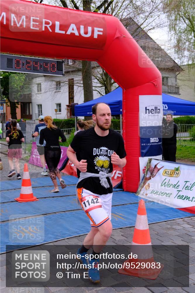 19.04.2026 - Hammer Lauf Tim E. http://msf.ph/oto/9529083 19.04.2026 10:09:49 Ziel 107, 222, 400, 871, 879, 888, 909, 910, 1142, 1210, 1211, 1246, 1304, 1692, 1700, 1731, 1800 meine-sportfotos.de