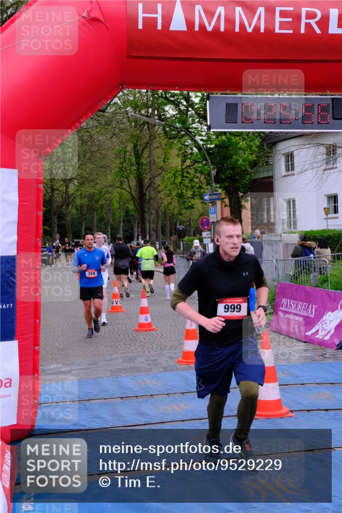 19.04.2026 - Hammer Lauf Tim E. http://msf.ph/oto/9529229 19.04.2026 10:11:05 Ziel 359, 934, 999, 1182, 1759, 1772 meine-sportfotos.de