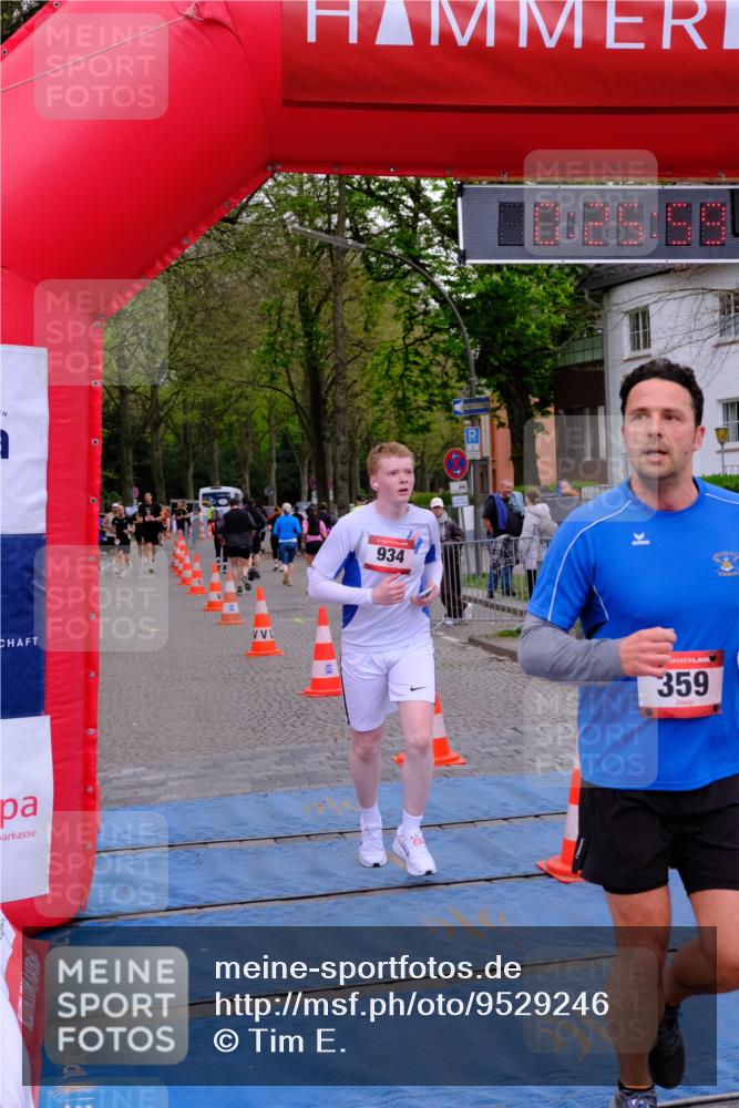 19.04.2026 - Hammer Lauf Tim E. http://msf.ph/oto/9529246 19.04.2026 10:11:08 Ziel 359, 492, 493, 756, 934, 999 meine-sportfotos.de