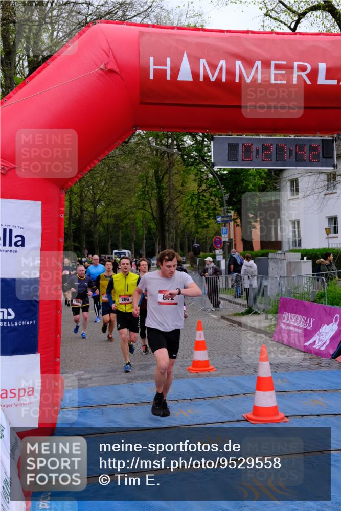 19.04.2026 - Hammer Lauf Tim E. http://msf.ph/oto/9529558 19.04.2026 10:12:50 Ziel 266, 526, 1144, 1247, 1602, 1735, 1854, 1900, 1901 meine-sportfotos.de