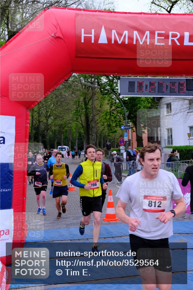 19.04.2026 - Hammer Lauf Tim E. http://msf.ph/oto/9529564 19.04.2026 10:12:51 Ziel 266, 526, 561, 1144, 1247, 1602, 1735, 1854, 1900, 1901 meine-sportfotos.de