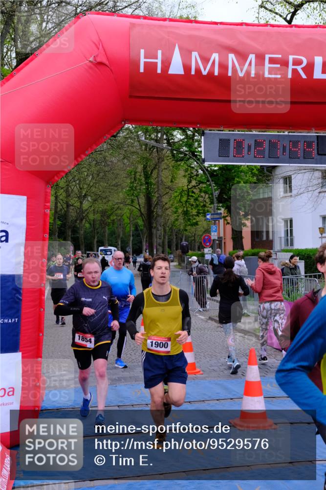 19.04.2026 - Hammer Lauf Tim E. http://msf.ph/oto/9529576 19.04.2026 10:12:52 Ziel 266, 526, 561, 1144, 1247, 1602, 1854, 1900, 1901 meine-sportfotos.de