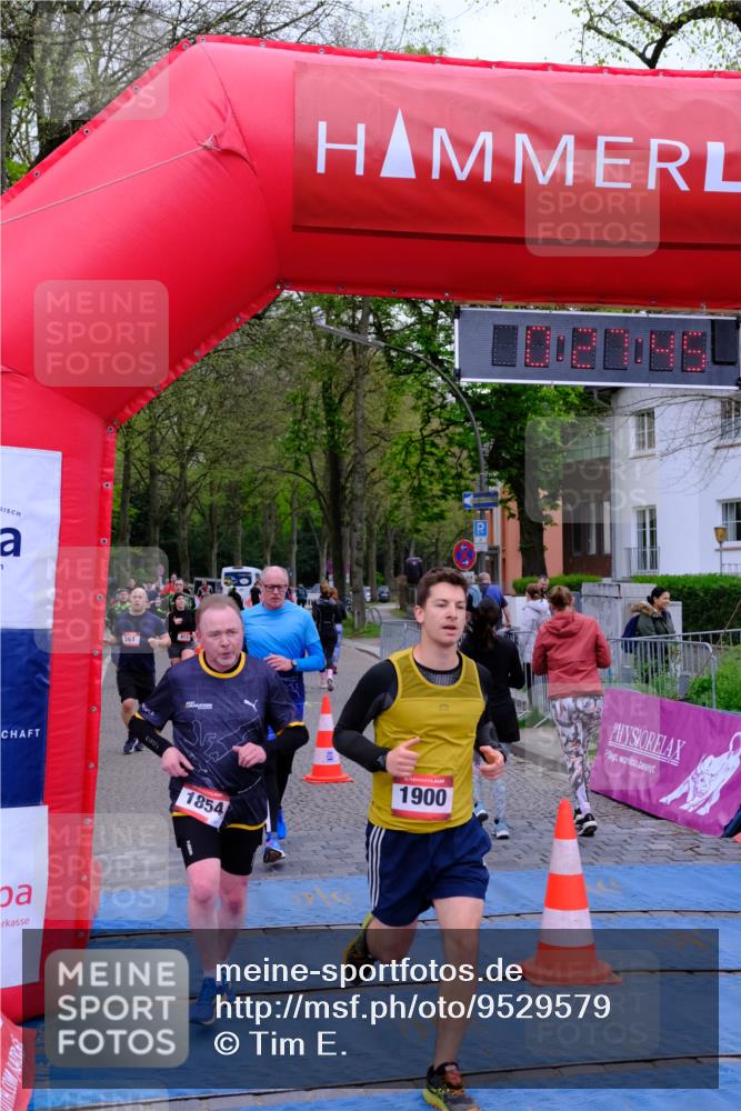 19.04.2026 - Hammer Lauf Tim E. http://msf.ph/oto/9529579 19.04.2026 10:12:53 Ziel 266, 526, 561, 813, 1144, 1247, 1602, 1854, 1900, 1901 meine-sportfotos.de