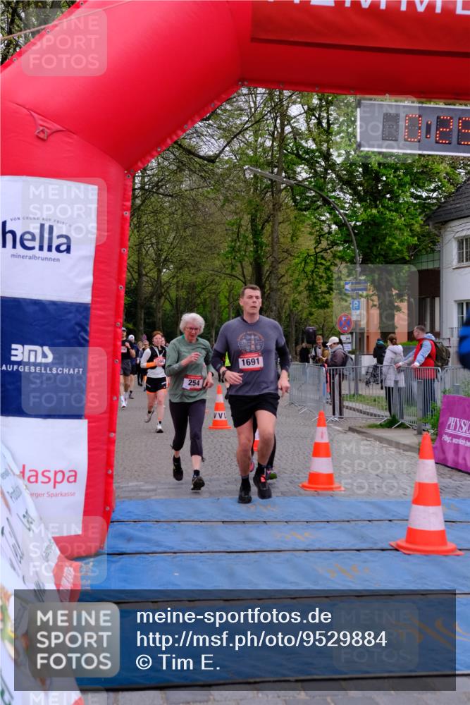 19.04.2026 - Hammer Lauf Tim E. http://msf.ph/oto/9529884 19.04.2026 10:14:55 Ziel 254, 352, 613, 628, 777, 778, 1201, 1290, 1608, 1691, 1721 meine-sportfotos.de