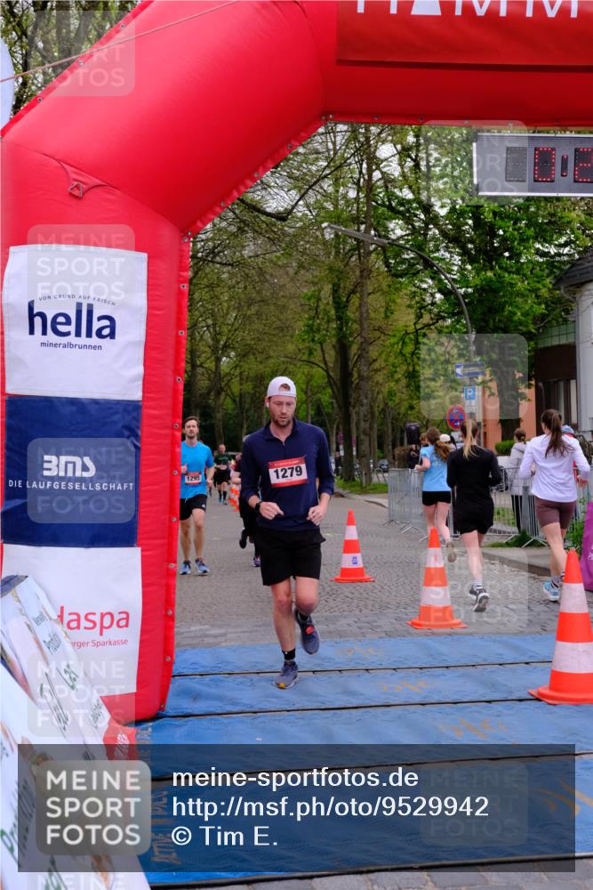 19.04.2026 - Hammer Lauf Tim E. http://msf.ph/oto/9529942 19.04.2026 10:15:02 Ziel 114, 254, 422, 424, 600, 628, 777, 778, 808, 941, 1157, 1279, 1290, 1329, 1721 meine-sportfotos.de