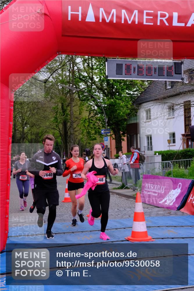 19.04.2026 - Hammer Lauf Tim E. http://msf.ph/oto/9530058 19.04.2026 10:15:22 Ziel 227, 279, 733, 948, 1053, 1640, 1828 meine-sportfotos.de